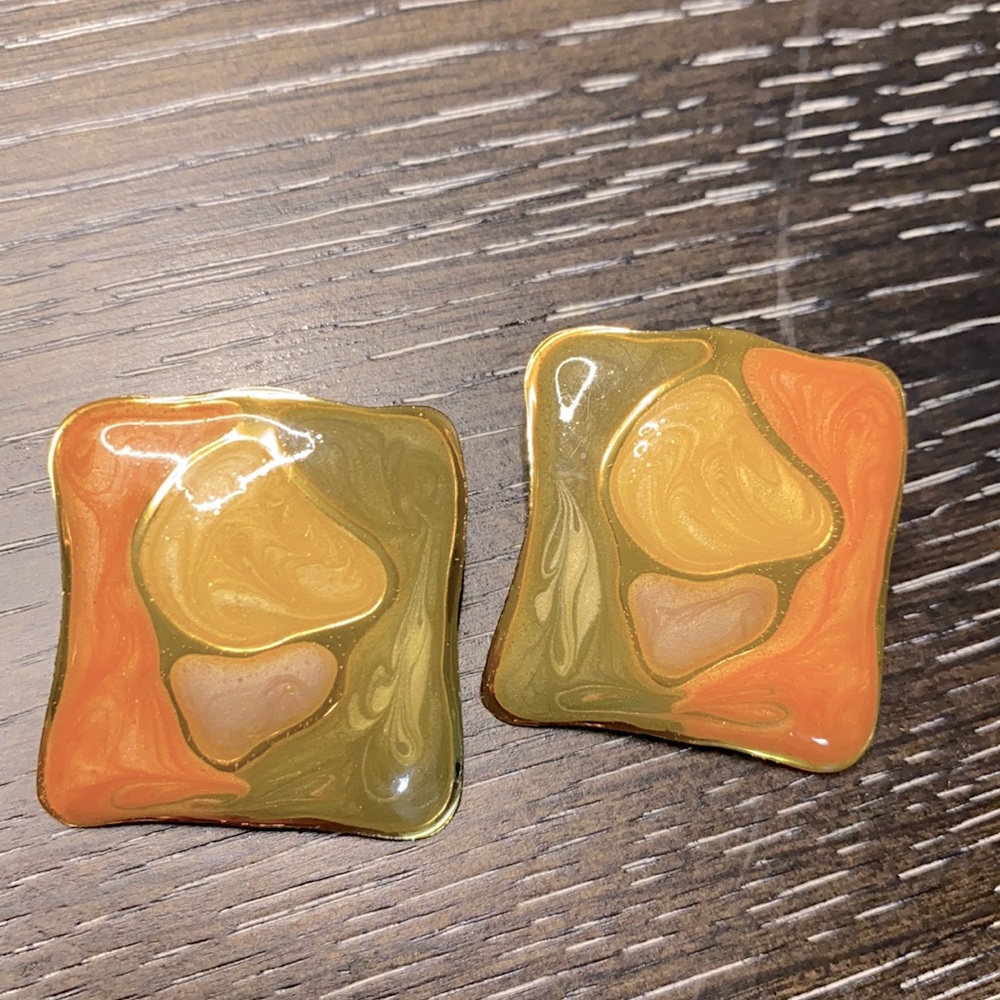 Vintage gold square earrings